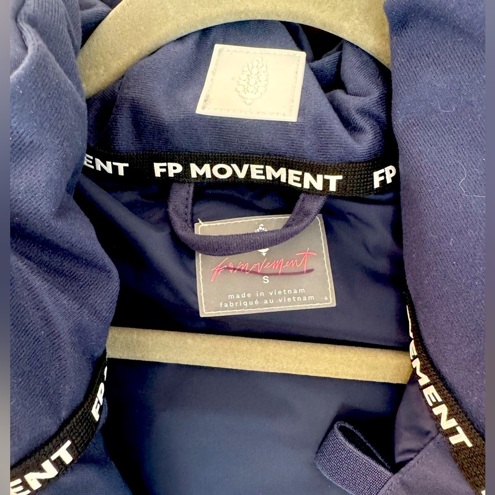 Free People Movement Navy Quilted Ski Jacket Small - Picture 3 of 4